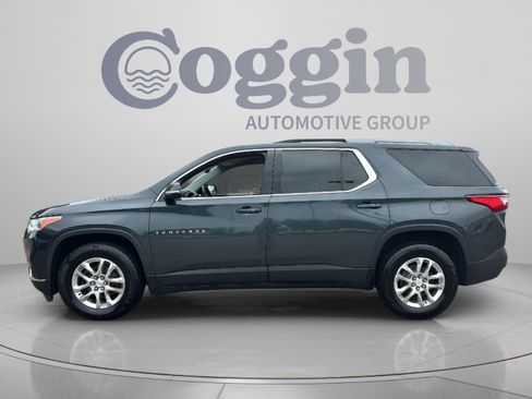 Used 2018 Chevrolet Traverse LT FWD image 2