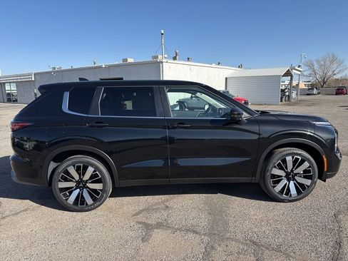 New 2026 Mitsubishi Outlander SE image 8