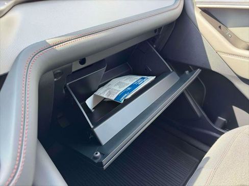 Used 2025 Ford Explorer Active image 33