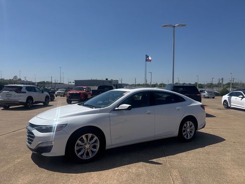 Used 2024 Chevrolet Malibu LT image 9