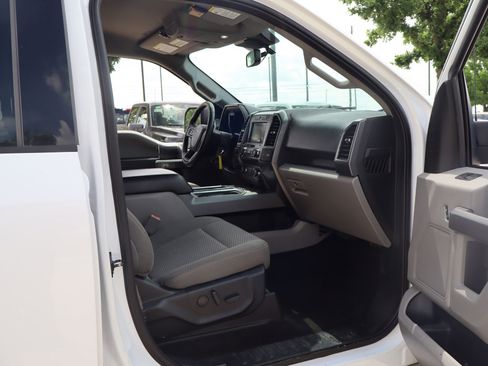 Used 2019 Ford F150 XLT w/ Equipment Group 302A Luxury AWD/4WD image 28