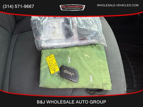 Used 2019 Jeep Wrangler Unlimited Sport AWD/4WD image 26