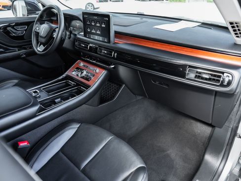 Used 2024 Lincoln Aviator Reserve image 38