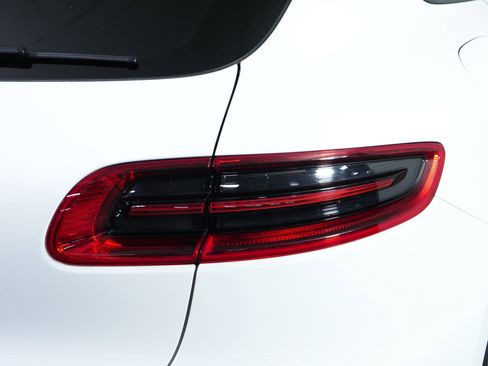 Used 2016 Porsche Macan S AWD/4WD image 17