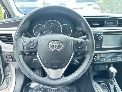 Used 2015 Toyota Corolla LE FWD image 18