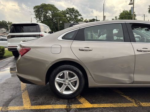 Used 2022 Chevrolet Malibu LT FWD image 11