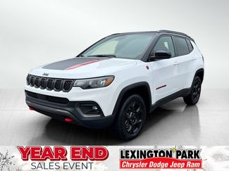 Used 2023 Jeep Compass Trailhawk video 2