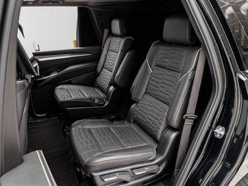 Used 2025 Cadillac Escalade V image 36