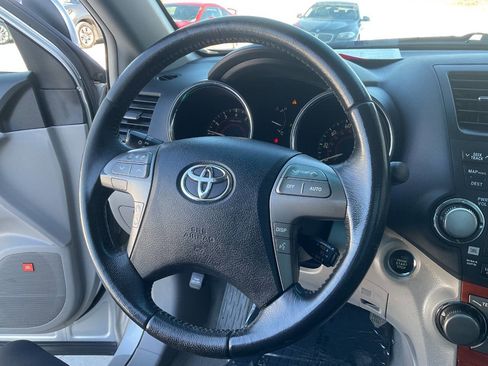 Used 2010 Toyota Highlander Limited image 17