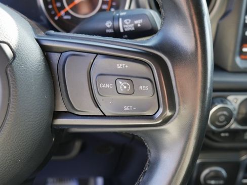 Used 2022 Jeep Gladiator Sport image 17