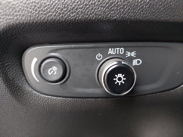 Used 2023 Chevrolet Traverse LT w/ LT Premium Package AWD/4WD image 44