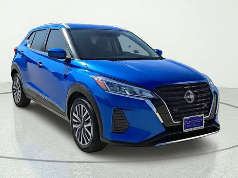 Certified 2023 Nissan Kicks SV FWD image 1
