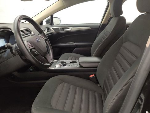 Used 2019 Ford Fusion SE image 17