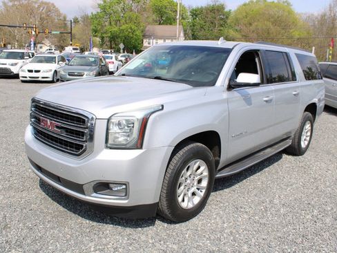 Used 2015 GMC Yukon XL SLT w/ Open Road Package AWD/4WD image 2
