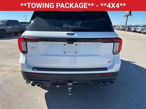 Used 2025 Ford Explorer ST image 7