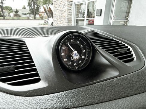 Used 2024 Porsche Cayenne Coupe image 19