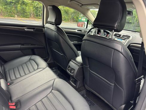 Used 2018 Ford Fusion SE w/ Equipment Group 602A FWD image 21