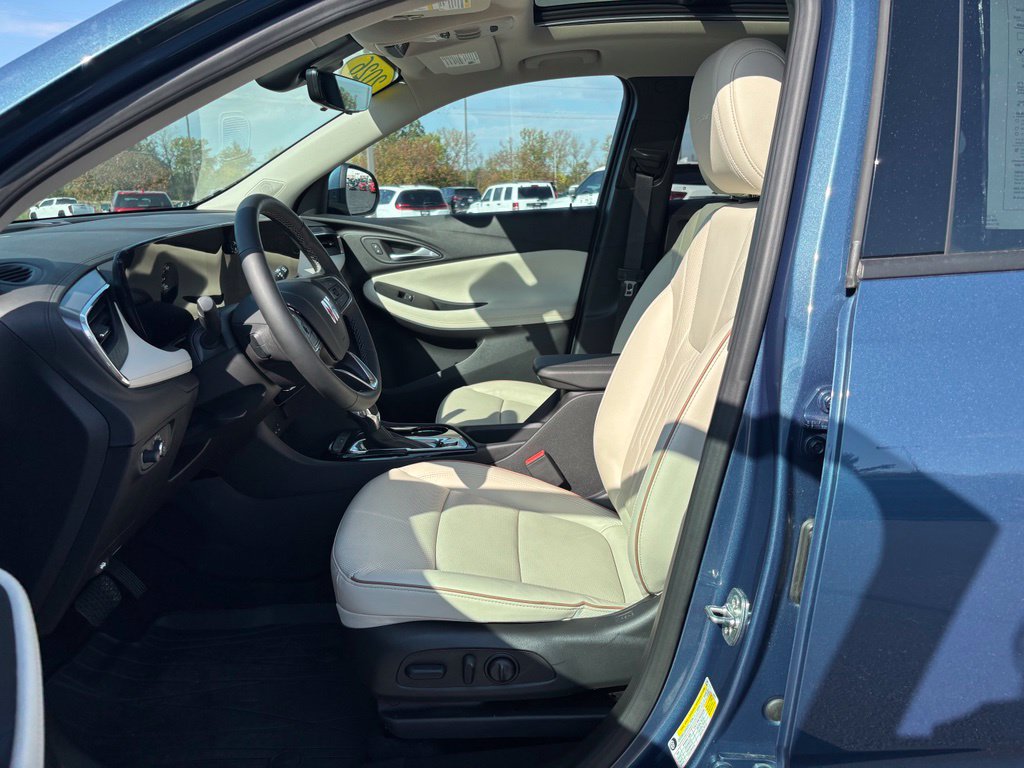 Used 2026 Buick Encore GX Avenir w/ Avenir Technology Package FWD image 15