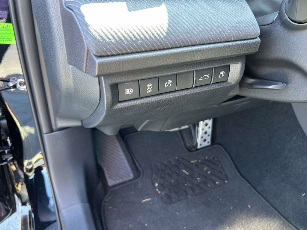 New 2026 Toyota Camry Hybrid FWD image 17