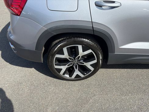 Used 2022 Volkswagen Taos SEL image 23