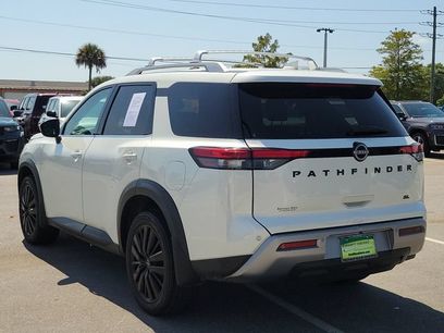 Used 2024 Nissan Pathfinder SL w/ SL Premium Package