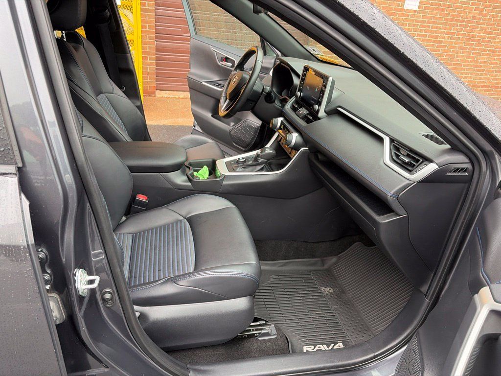 Used 2019 Toyota RAV4 XSE AWD/4WD image 26