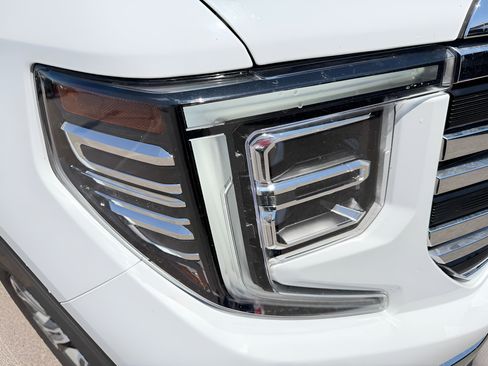 Used 2025 GMC Sierra 1500 SLT RWD image 10
