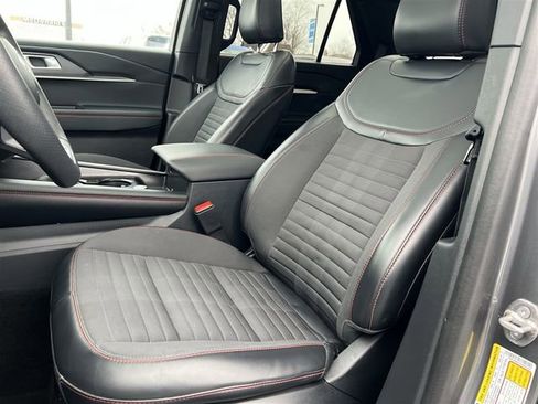 Used 2025 Ford Explorer ST-Line image 16