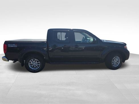 Used 2018 Nissan Frontier SV image 10