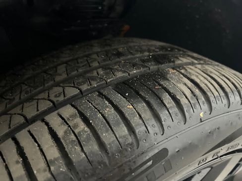 Used 2023 Volkswagen Tiguan SE R-Line image 33