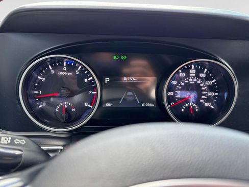 Used 2022 Kia Carnival LX FWD image 48