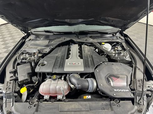 Used 2018 Ford Mustang GT Premium w/ Equipment Group 401A RWD image 10