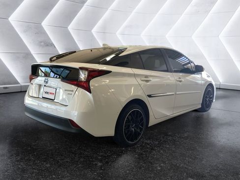 Used 2022 Toyota Prius XLE FWD image 4
