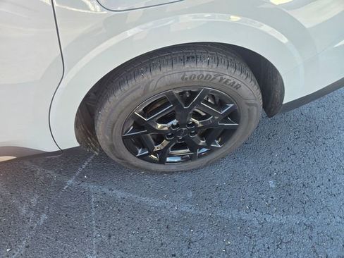 New 2026 Kia Carnival SX Prestige FWD image 24