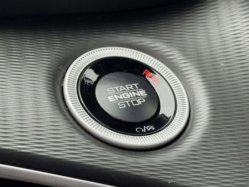 New 2025 Jeep Grand Cherokee L Laredo w/ Luxury Tech Group I AWD/4WD image 8