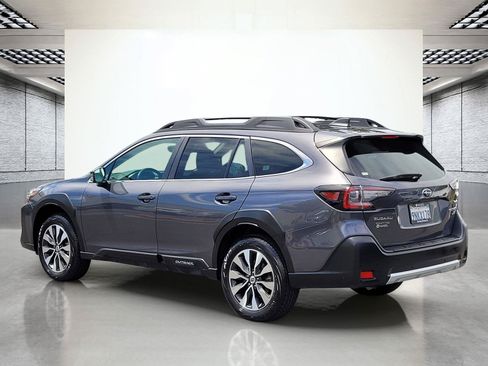 Certified 2025 Subaru Outback Limited XT AWD/4WD image 9