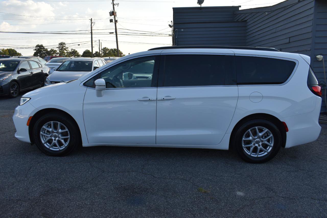 Used 2022 Chrysler Pacifica Touring-L FWD image 8