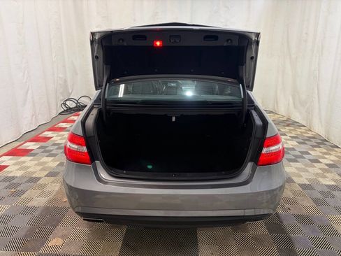 Used 2010 Mercedes-Benz E 350 4MATIC Sedan image 10