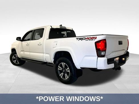 Used 2018 Toyota Tacoma TRD Sport AWD/4WD image 6