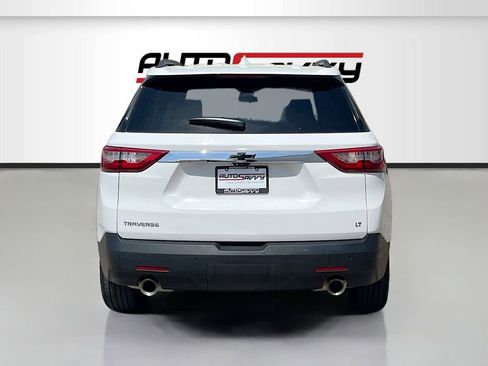 Used 2021 Chevrolet Traverse LT w/ LT Premium Package image 6