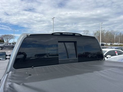 Used 2018 Nissan Titan PRO-4X w/ Pro-4x Convenience Package image 15