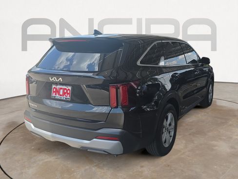 Certified 2025 Kia Sorento LX FWD image 8