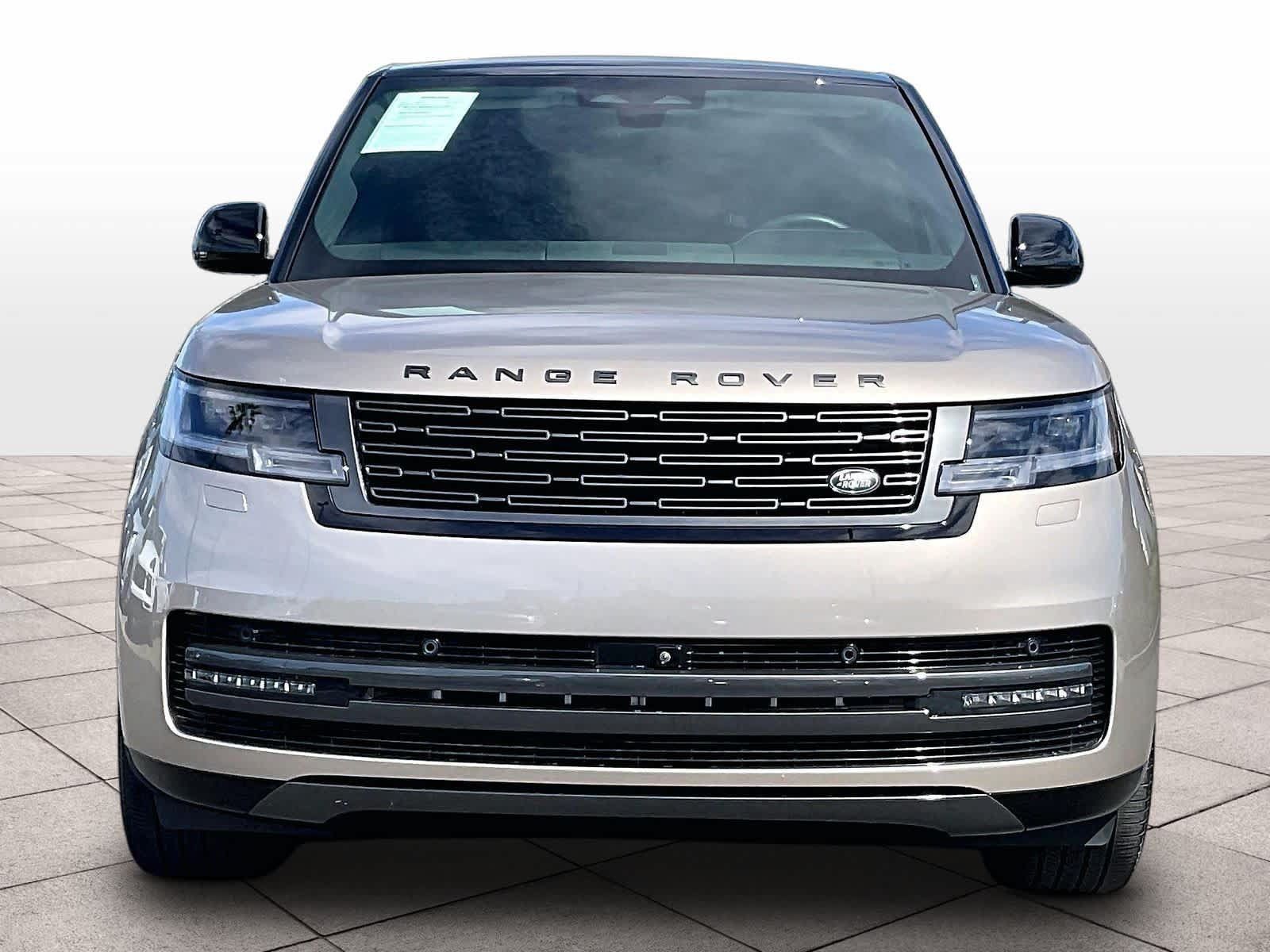 Used 2025 Land Rover Range Rover Long Wheelbase SE AWD/4WD image 3