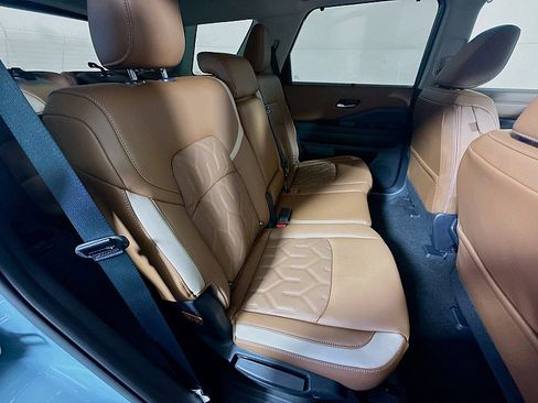 New 2026 Nissan Pathfinder Platinum image 29