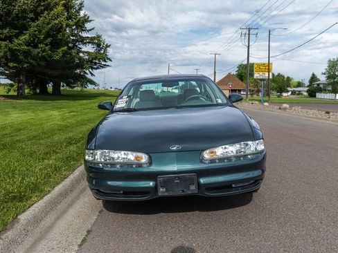 Used 1999 Oldsmobile Intrigue GLS FWD image 2