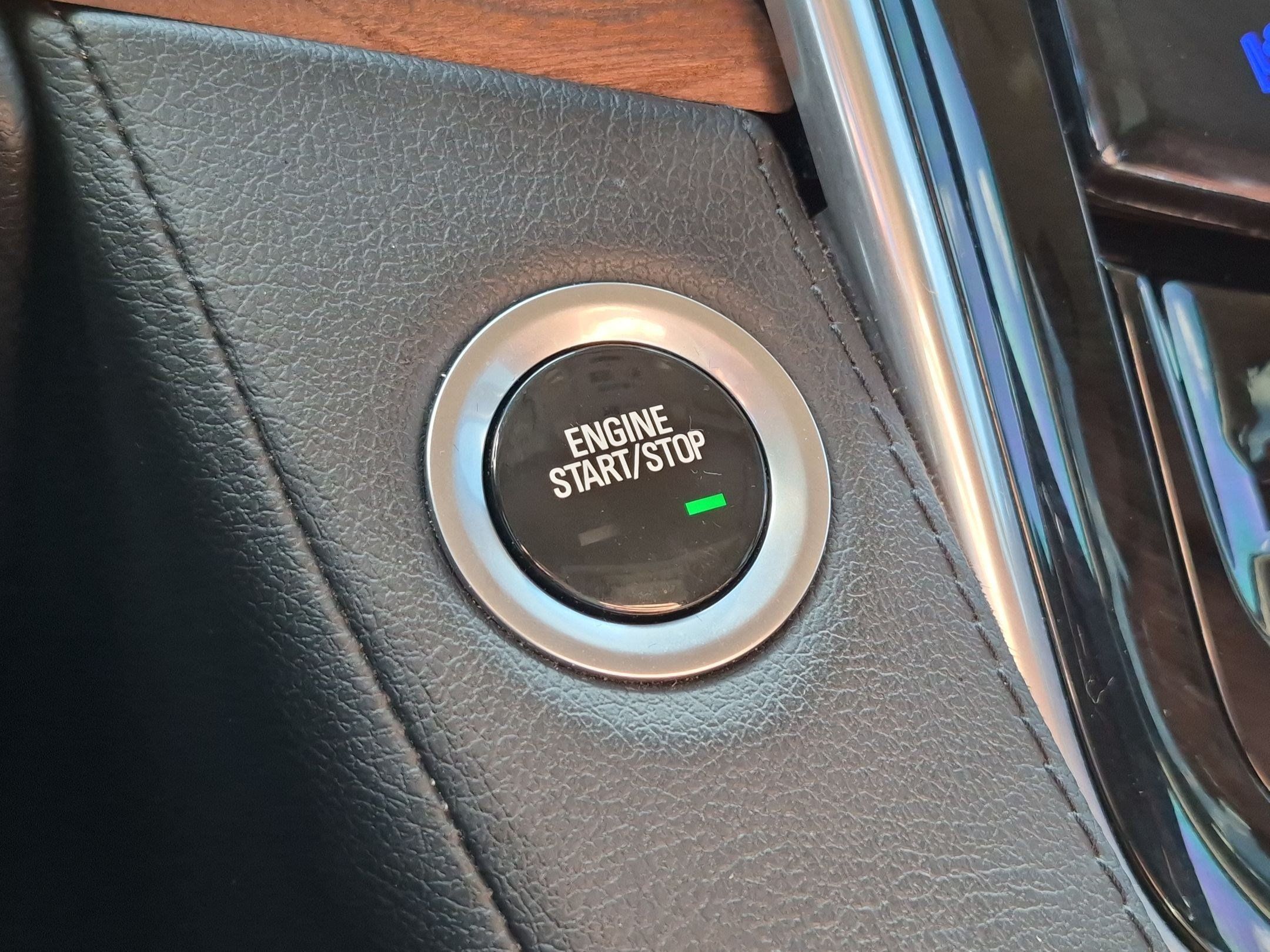 Used 2019 Cadillac Escalade ESV Premium Luxury AWD/4WD image 24