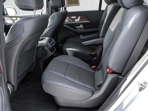 Certified 2025 Mercedes-Benz GLS 450 4MATIC image 24