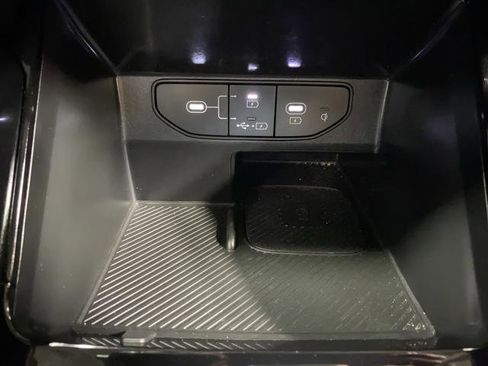 Used 2025 Kia Sorento SX image 25