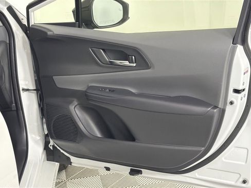 Used 2024 Toyota Prius XLE image 30