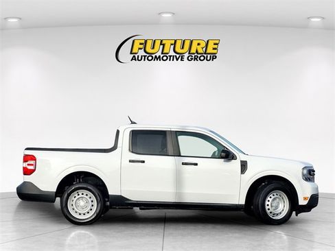 Certified 2022 Ford Maverick XL image 3